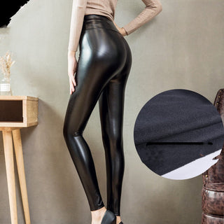 Calça legging couro eco com cintura alta 