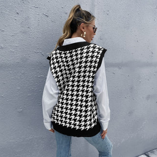 Knitted Sleeveless Vest With Checkered V-neck